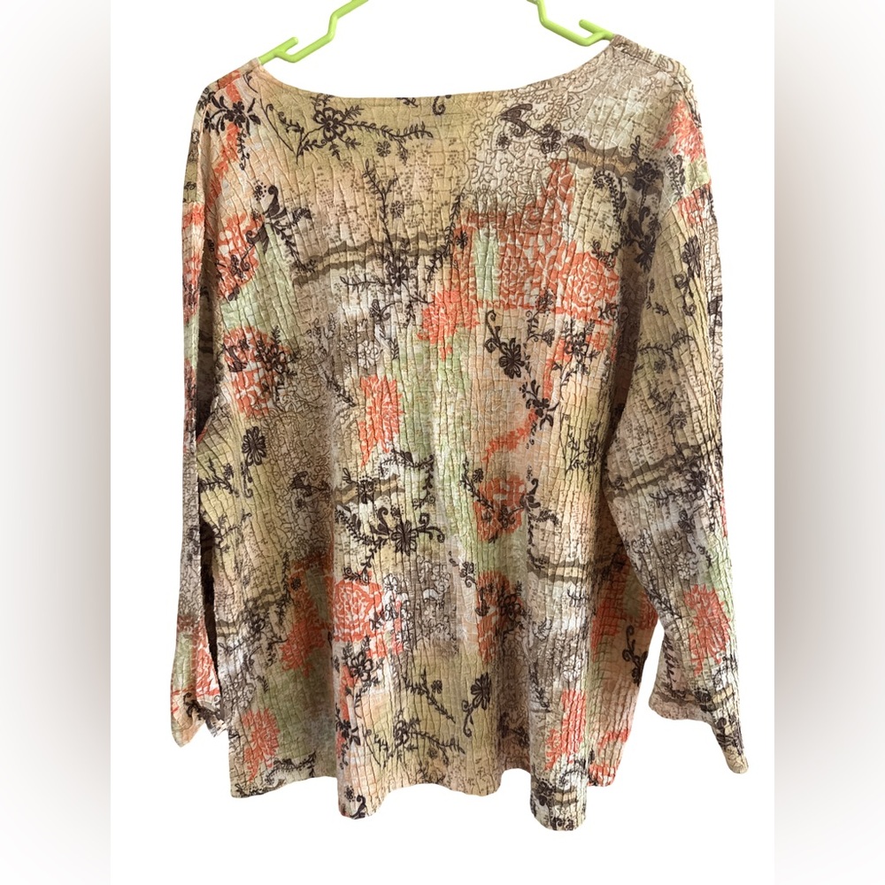 RAFAEL Woman Crinkled Blouse in Earth Tones - Picture 2 of 3